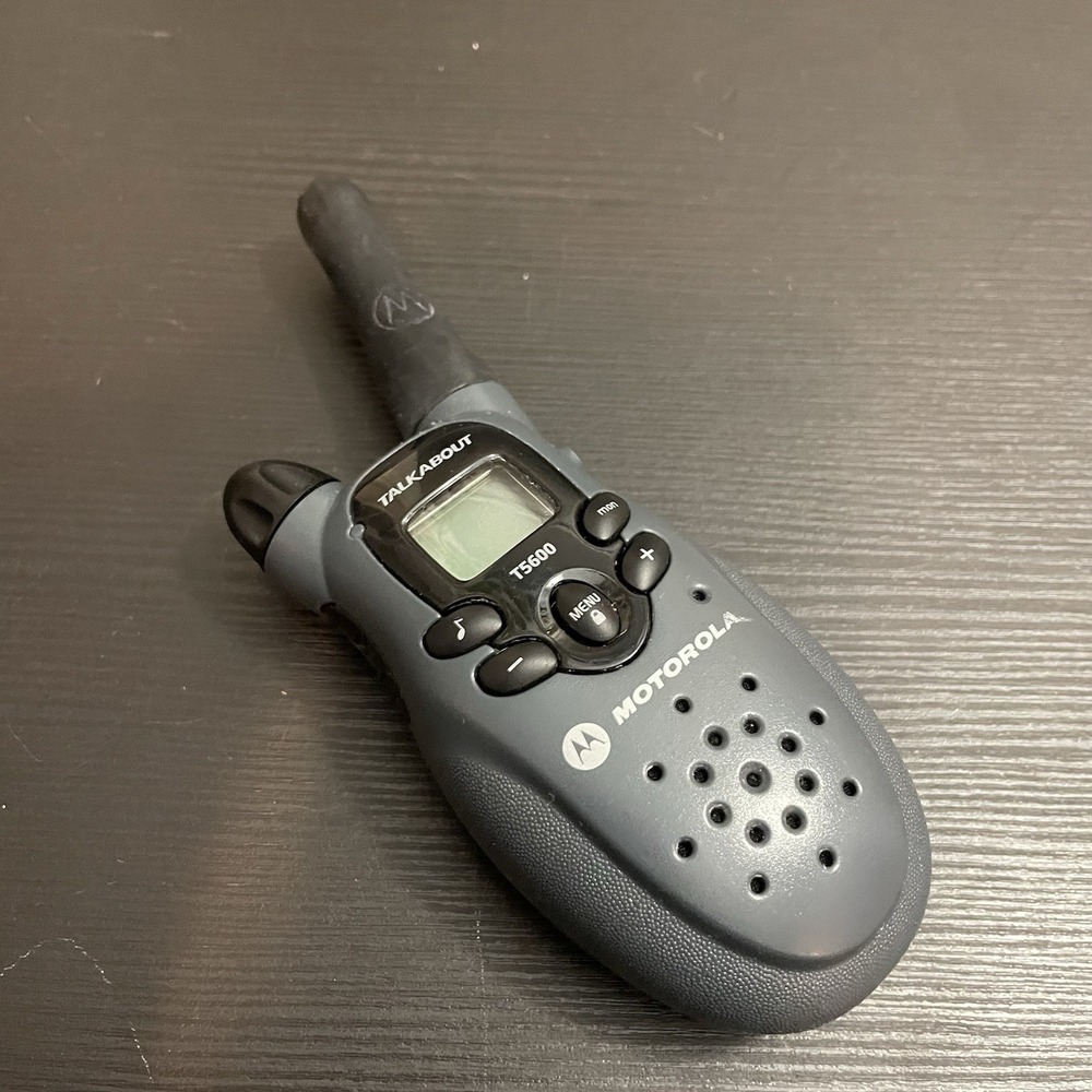 ✅Motorola Talkabout T5600 2-Way Radio Walkie Talkie Grey Tested Pair #️⃣0546
